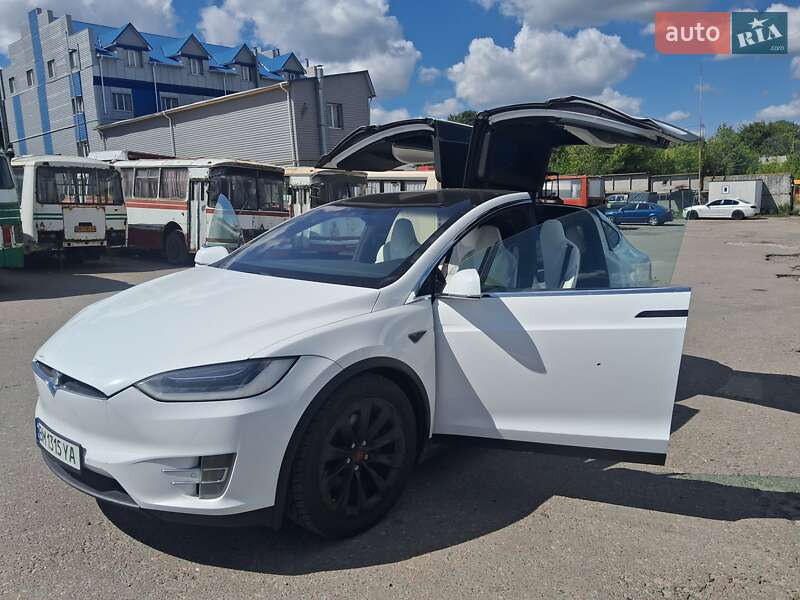 Внедорожник / Кроссовер Tesla Model X 2016 в Сумах