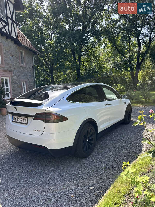 Позашляховик / Кросовер Tesla Model X 2017 в Хмельницькому