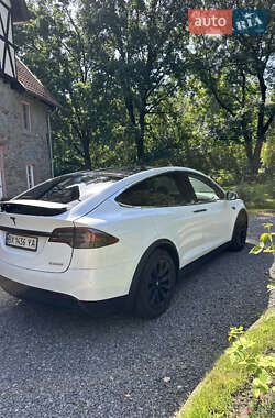 Внедорожник / Кроссовер Tesla Model X 2017 в 
