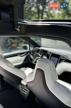 Внедорожник / Кроссовер Tesla Model X 2017 в 