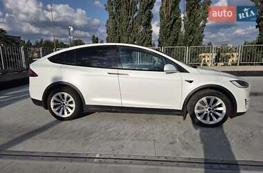Внедорожник / Кроссовер Tesla Model X 2017 в 