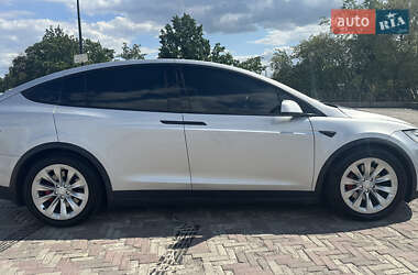 Позашляховик / Кросовер Tesla Model X 2017 в 