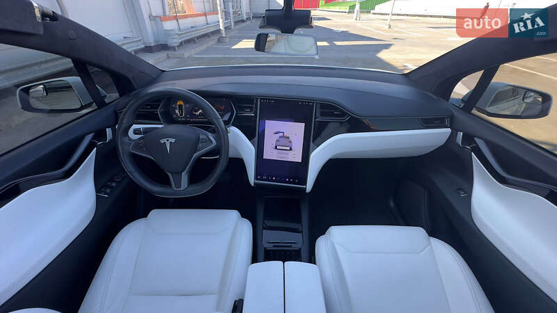 Внедорожник / Кроссовер Tesla Model X 2019 в Киеве