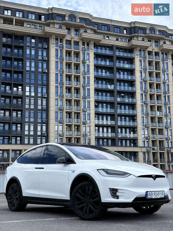 Внедорожник / Кроссовер Tesla Model X 2016 в Виннице