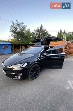 Позашляховик / Кросовер Tesla Model X 2016 в 