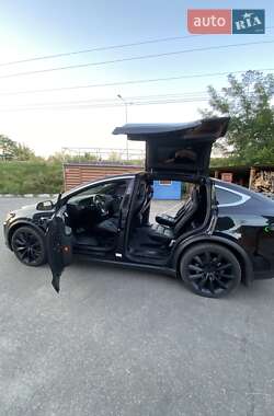 Позашляховик / Кросовер Tesla Model X 2016 в 