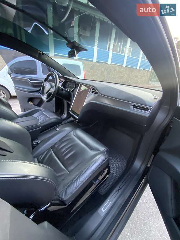 Внедорожник / Кроссовер Tesla Model X 2016 в Виннице