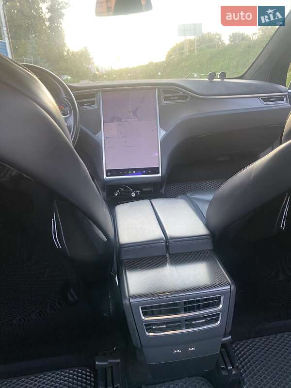 Внедорожник / Кроссовер Tesla Model X 2016 в Виннице