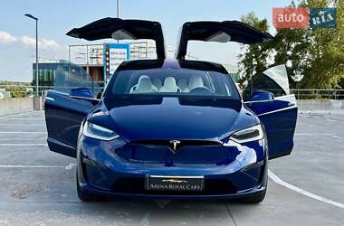 Позашляховик / Кросовер Tesla Model X 2016 в 