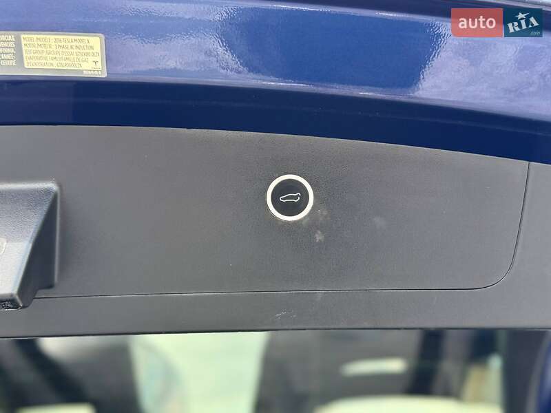 Позашляховик / Кросовер Tesla Model X 2016 в Києві фото 41 Позашляховик / Кросовер Tesla Model X 2016 в Києві