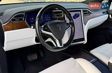 Позашляховик / Кросовер Tesla Model X 2016 в 