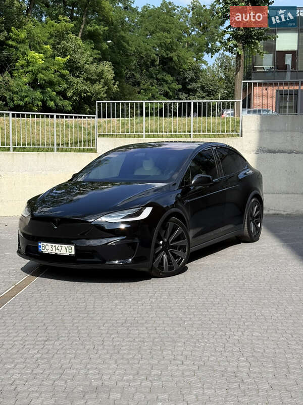 Tesla Model X 2022