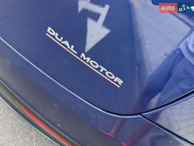 Позашляховик / Кросовер Tesla Model X 2019 в Києві