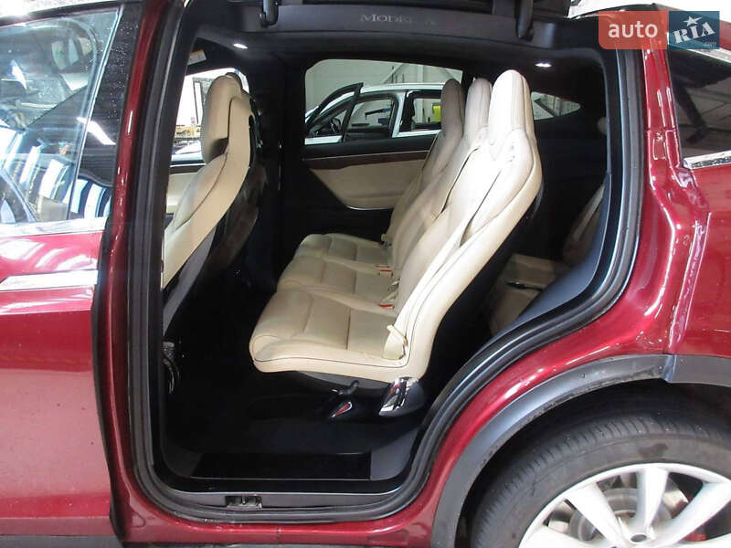 Позашляховик / Кросовер Tesla Model X 2016 в Одесі