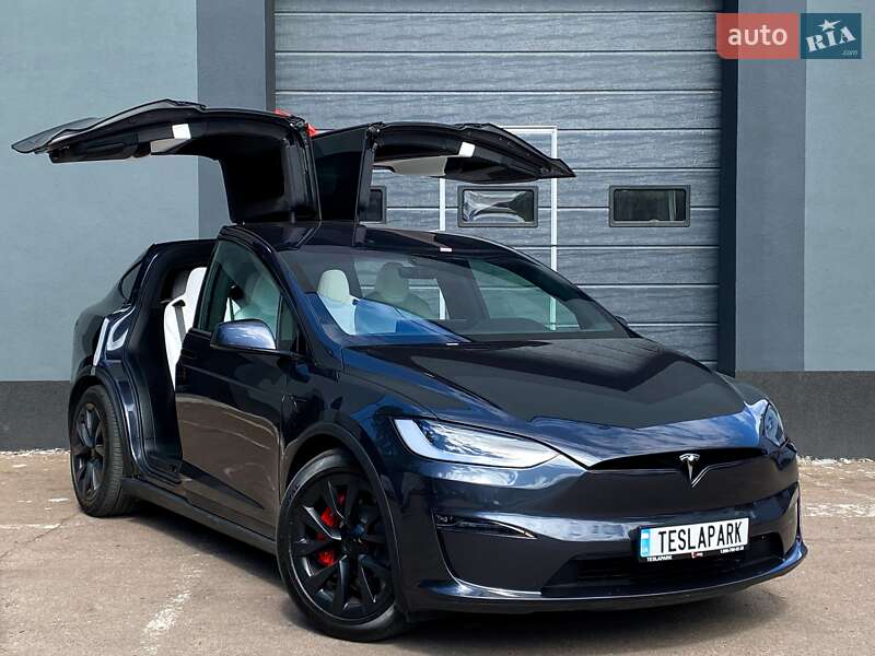 Позашляховик / Кросовер Tesla Model X 2024 в 
