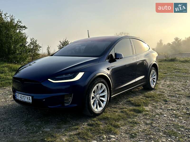 Внедорожник / Кроссовер Tesla Model X 2018 в Калуше