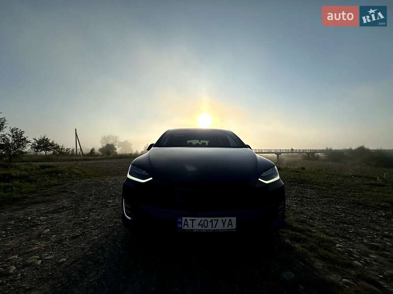Внедорожник / Кроссовер Tesla Model X 2018 в Калуше