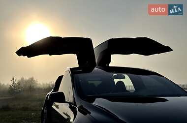 Позашляховик / Кросовер Tesla Model X 2018 в 