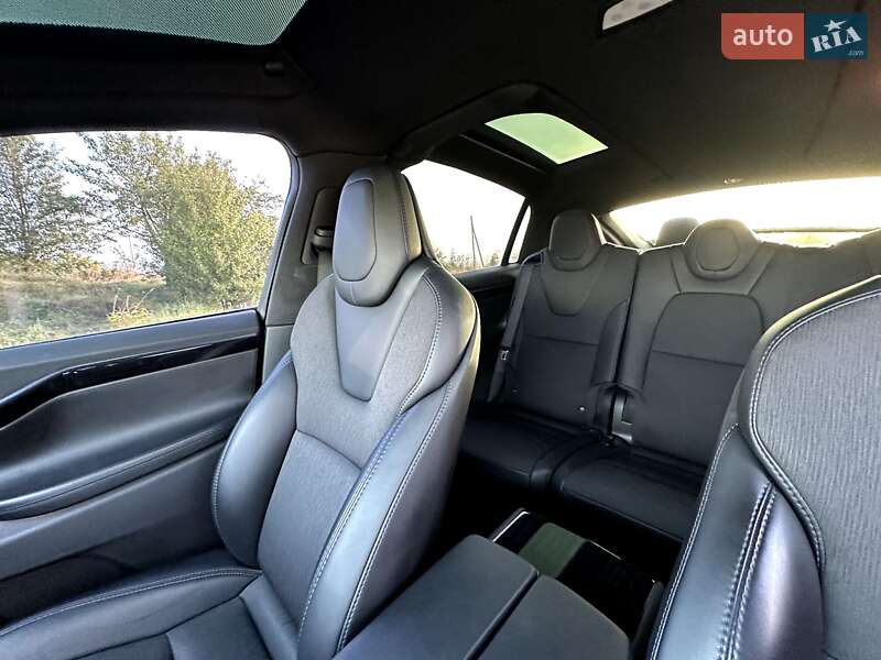 Внедорожник / Кроссовер Tesla Model X 2018 в Калуше