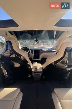 Позашляховик / Кросовер Tesla Model X 2016 в 