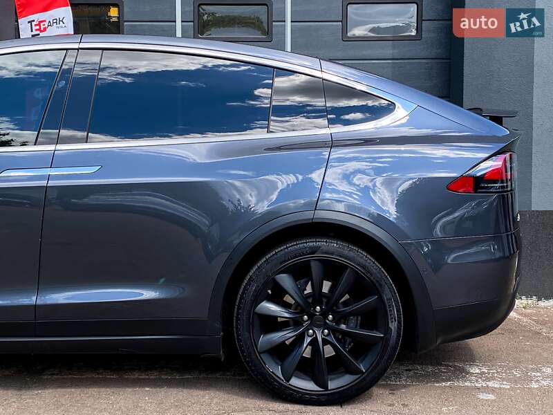 Внедорожник / Кроссовер Tesla Model X 2016 в Киеве