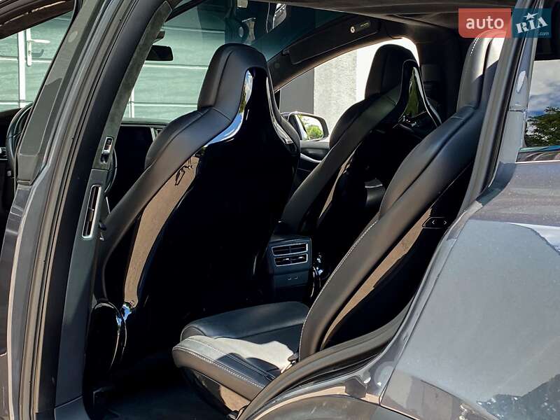 Внедорожник / Кроссовер Tesla Model X 2016 в Киеве