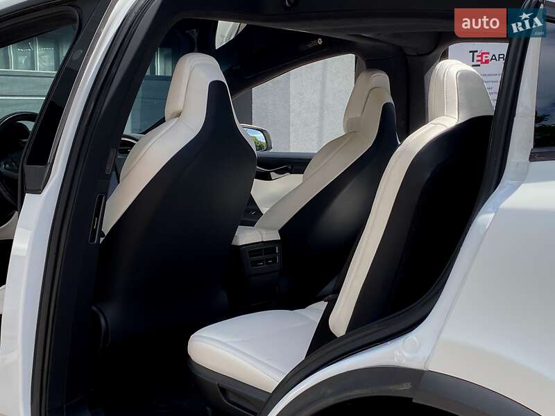 Позашляховик / Кросовер Tesla Model X 2019 в Києві