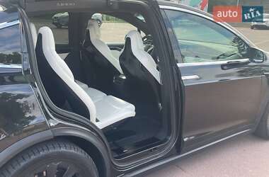Позашляховик / Кросовер Tesla Model X 2017 в 