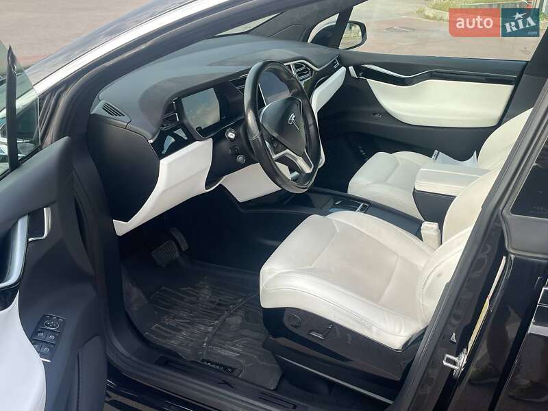 Позашляховик / Кросовер Tesla Model X 2017 в Києві