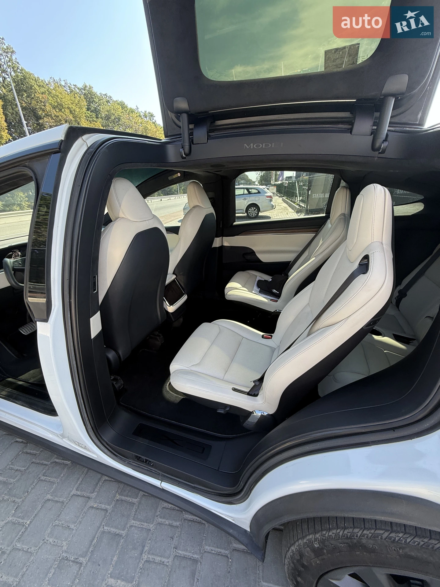 2022 Tesla Model X - мініатюра 8