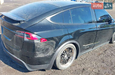 Позашляховик / Кросовер Tesla Model X 2018 в 