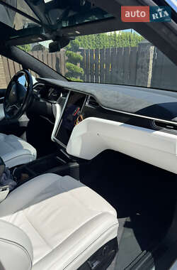 Внедорожник / Кроссовер Tesla Model X 2016 в 