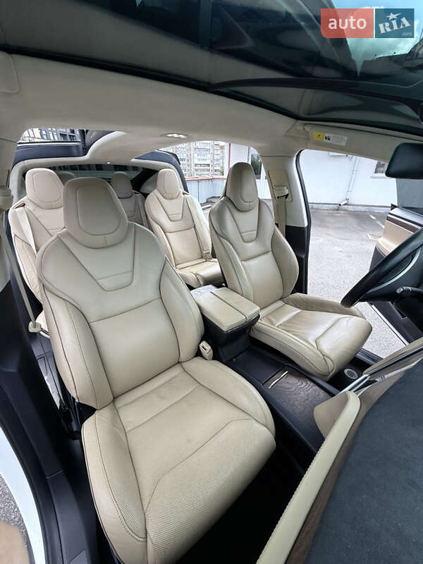 Позашляховик / Кросовер Tesla Model X 2016 в Вінниці
