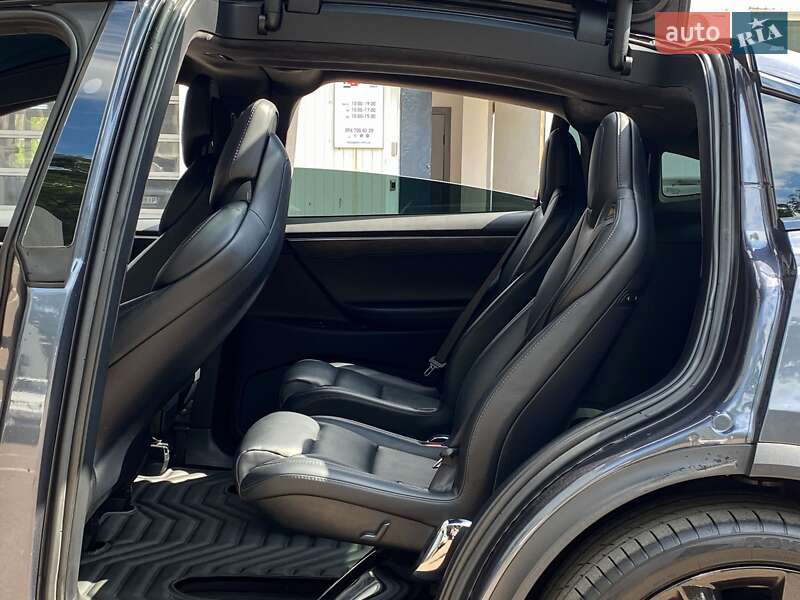 Позашляховик / Кросовер Tesla Model X 2019 в Києві
