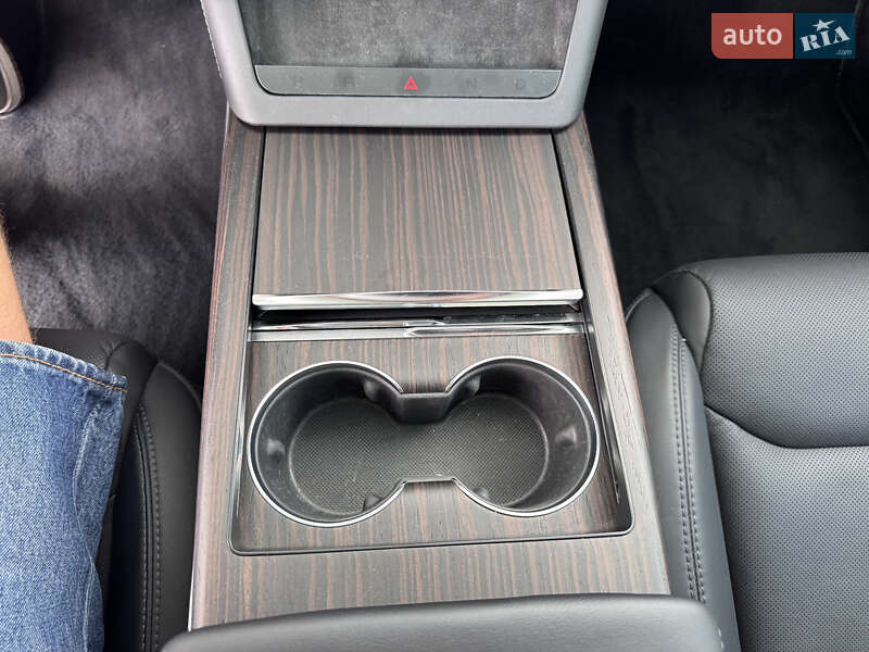 Позашляховик / Кросовер Tesla Model X 2023 в Олександрії фото 12 Позашляховик / Кросовер Tesla Model X 2023 в Олександрії