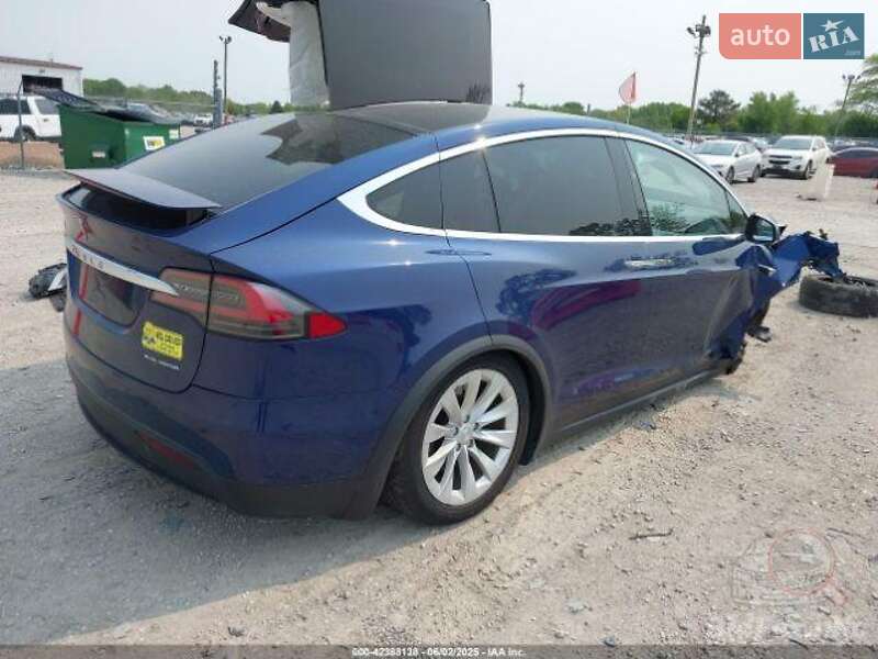 Внедорожник / Кроссовер Tesla Model X 2019 в Киеве
