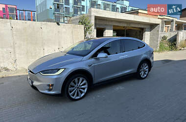 Позашляховик / Кросовер Tesla Model X 2016 в Рівному