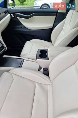 Внедорожник / Кроссовер Tesla Model X 2018 в 