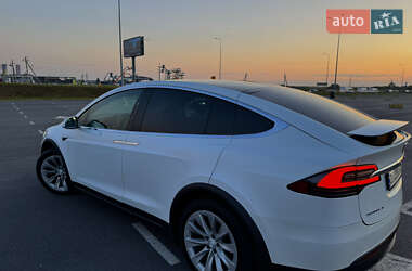 Внедорожник / Кроссовер Tesla Model X 2018 в 