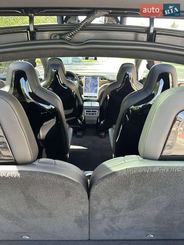 Позашляховик / Кросовер Tesla Model X 2016 в Києві