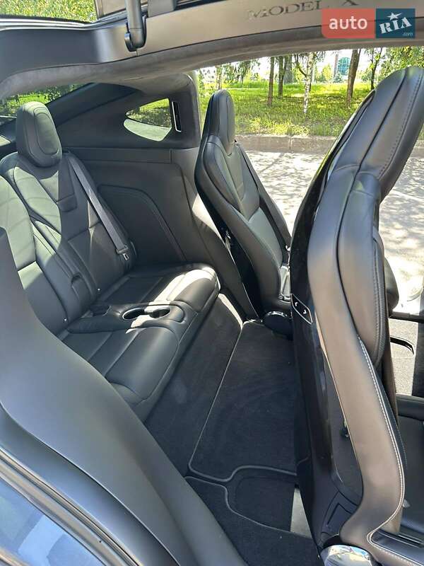 Позашляховик / Кросовер Tesla Model X 2016 в Києві