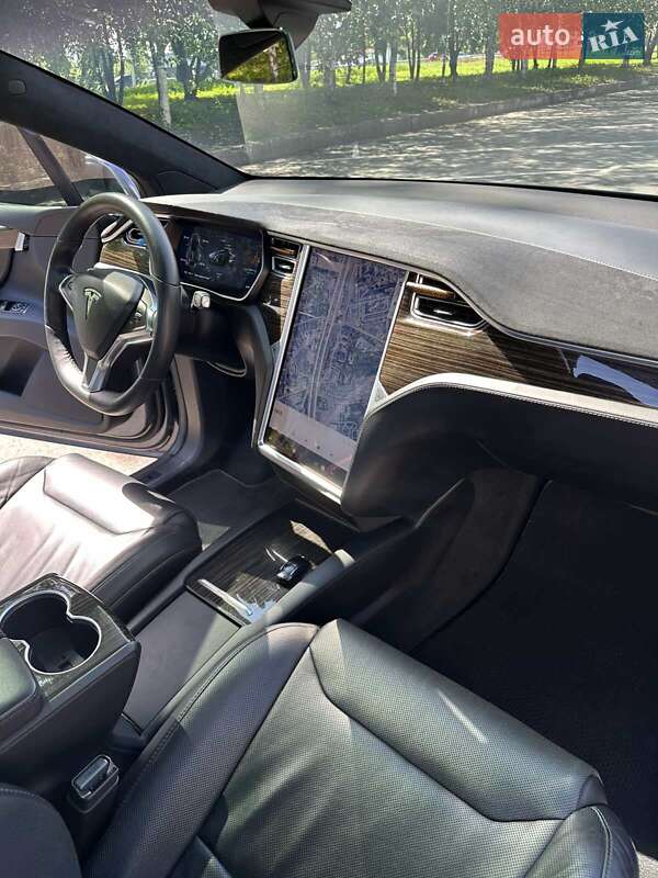 Внедорожник / Кроссовер Tesla Model X 2016 в Киеве фото 31 Внедорожник / Кроссовер Tesla Model X 2016 в Киеве