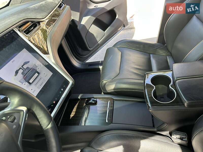 Позашляховик / Кросовер Tesla Model X 2016 в Києві