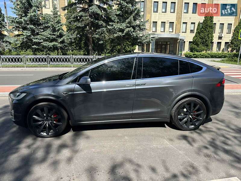 Позашляховик / Кросовер Tesla Model X 2016 в Києві