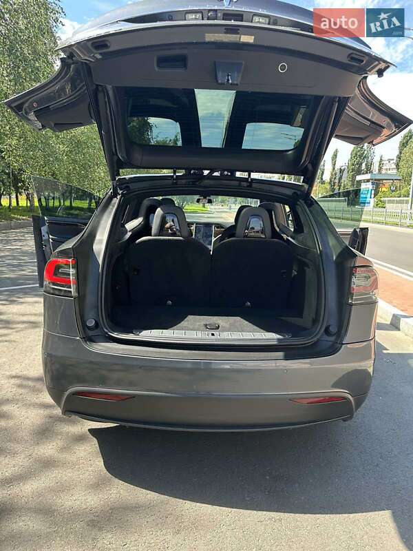 Позашляховик / Кросовер Tesla Model X 2016 в Києві