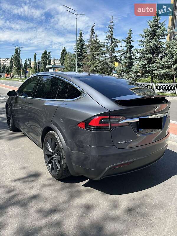 Позашляховик / Кросовер Tesla Model X 2016 в Києві