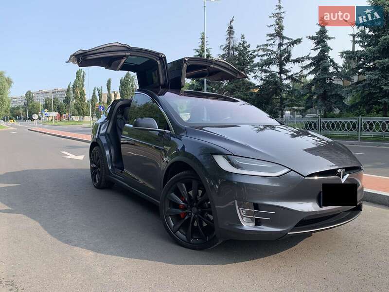 Позашляховик / Кросовер Tesla Model X 2016 в Києві