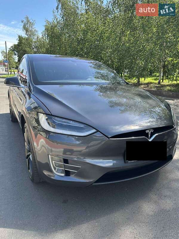 Позашляховик / Кросовер Tesla Model X 2016 в Києві