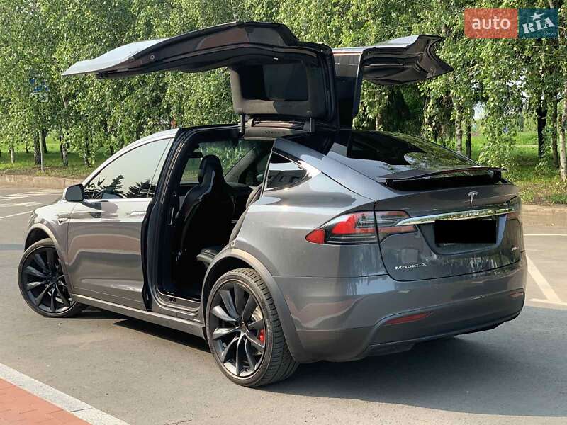 Позашляховик / Кросовер Tesla Model X 2016 в Києві
