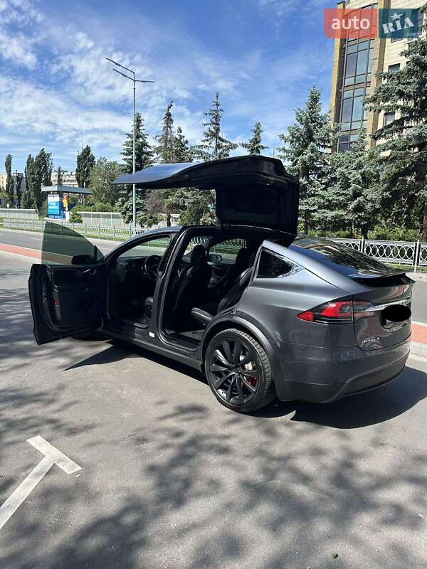 Позашляховик / Кросовер Tesla Model X 2016 в Києві